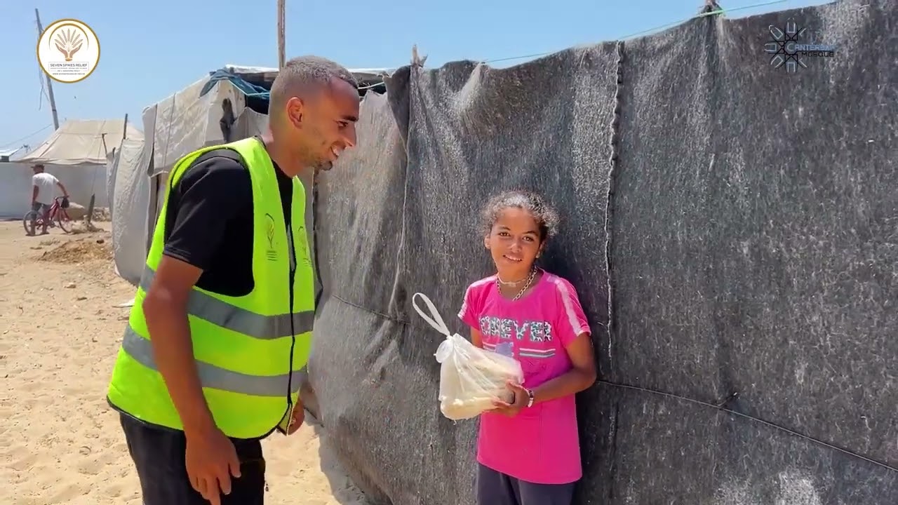 Bread Distribution (36) to the Displaced Families in Gaza, Thanks to Canterbury Mosque