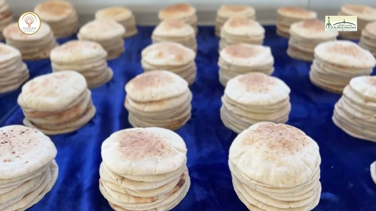 Bread Distribution (37) to the Displaced Families in Gaza, Thanks to Camberly Mosque