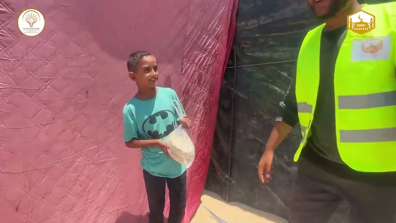 Bread Distribution (34) to the Displaced Families in Gaza, Thanks to Dartford Masjid.